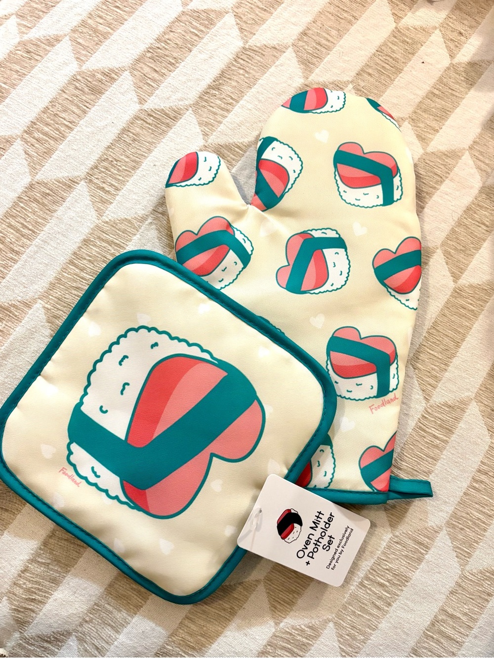 Foodland Hawaii Spam Musubi Doodles Oven Mitt and Potholder Set